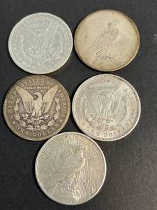 GROUP OF 5 US SILVER DOLLARS 3X MORGAN 2X PEACE