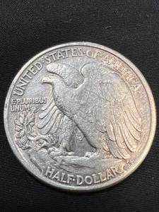 1942 US WALKING LIBERTY HALF DOLLAR