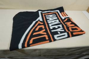 lot 12 image: Harley Davidson Throw Blanket