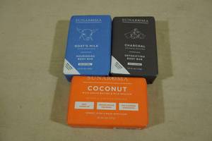 lot 35 image: 3 Bars Sunaroma Soap