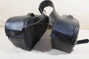 lot 73 image: River Road Leather Saddle Bags
