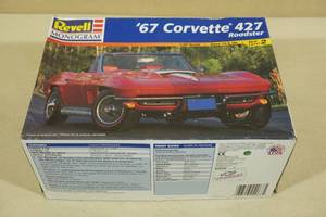 lot 87 image: Revell 67 Corvette 427 Roadster 125 Scale Model Kit