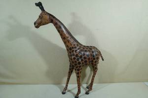 lot 109 image: Handmade East Africa Giraffe Statue