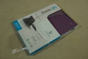 lot 158 image: Speck Balance Folio for iPad 10.2