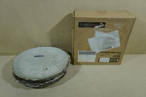 lot 173 image: Set of 10 Canterbury 10 Dinner Plates