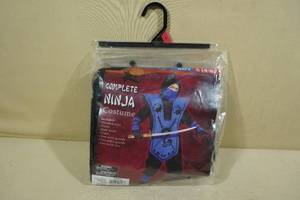 lot 198 image: Boys Halloween Costume -Ninja, Small 4-6