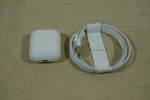 lot 235 image: Apple Airpods with Lightning Charging Case