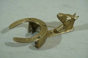lot 243 image: Vintage 8 India Brass Horse Coat Rack