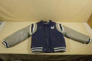 lot 282 image: Leather NY Yankees Nike Jacket -Youth Medium