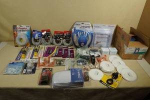 lot 284 image: Large Assortment Houseware Products