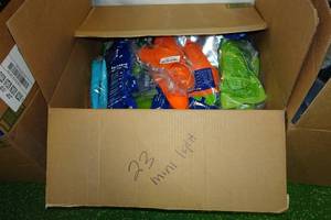 lot 322 image: 23 Pairs Cressi Mini Light Kids Swim Fins Assorted Sizes