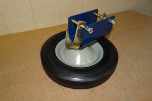 lot 330 image: Hillmaster Heavy Duty 8 Gate Wheel