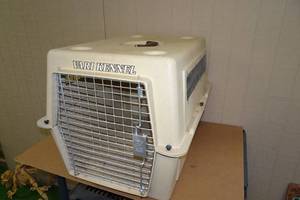 lot 333 image: Airline Approved Kennel