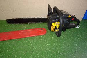 lot 342 image: McCulloch 38cc Gas Chain Saw