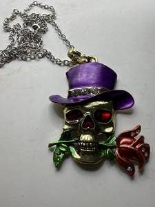 Unique Skull & Rose Necklace