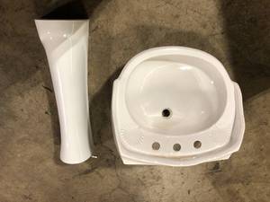 Glacier Bay Shelburne 20.20 in. Pedestal Sink Basin in White and Pedestal Leg  Customer Returns See Pictures