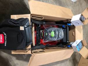 Toro Recycler 21466 22 in. 60 V Battery Self-Propelled Lawn Mower Kit (Battery & Charger) Customer Returns See Pictures