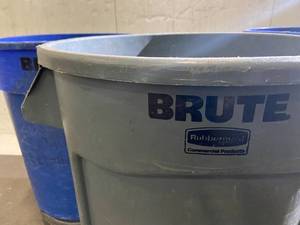 lot 88 image: Trio of 32 Gallon Rolling Trash Cans