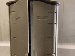 lot 76 image: Rubbermaid Storage Unit with 3 Shelves