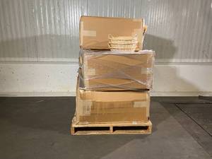 lot 17 image: New Wicker Baskets with Handles