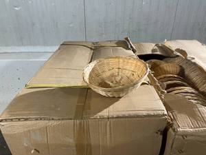 lot 43 image: Bowl Shaped Wicker Baskets