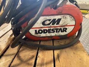 lot 121 image: CM Lodestar Hanging Crane