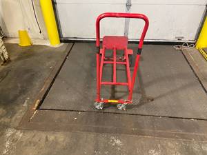 lot 135 image: Convertible Two-wheelFour-wheel Cart
