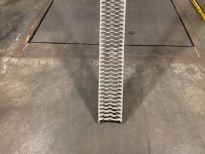 lot 143 image: Aluminum Ramp