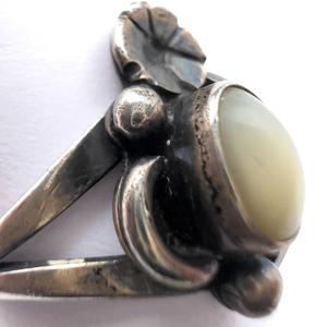 lot 114 image: Navajo (CSP) Sterling Silver Ring, set With Mother Of Pearl. Size 7.5 - 7.75.