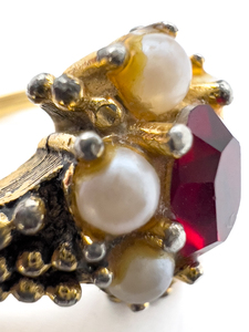 lot 117 image: AVON Red Stone, Simulated Pearl Yellow Base Metal Ring. Size 5.5-7.