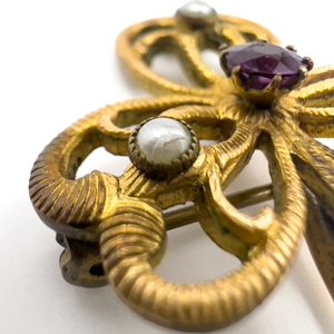 lot 126 image: VINTAGE Hand-Made Shamrock, Gold Filled Pin With Pendant. Garnet And Faux Pearl.
