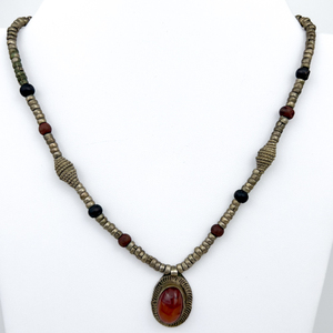 lot 41 image: TribalBoho, Agate Base Metal Bead Necklace.