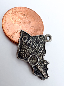 lot 77 image: Pacific Jewelry Co Oahu, Hawaii Sterling Silver Charm.
