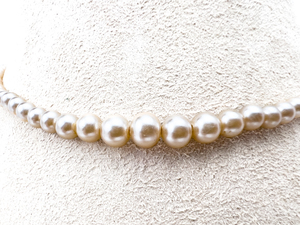 lot 150 image: Graduated Simulated pearl, Choker Bead Necklace. Rhinestone Accents At Bead Terminations.