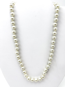 lot 204 image: Simulated pearl, Unknown Maker, Base Metal Bead Necklace.