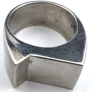 lot 184 image: Modern Angular Statement Ting in Sterling Silver. Size 6.5 - 6.75.