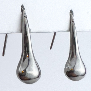 lot 166 image: Classic style, Unknown Maker, Sterling Silver Wire Drop Earrings.