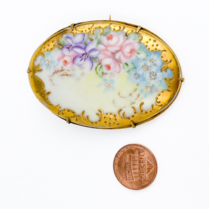 lot 15 image: French ANTIQUE Painted Porcelain. Pink, Purple and Blue Flowers, Yellow Gold-Filled Brooch .