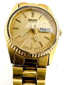 lot 10 image: Ladys Seiko President DayDate 3E23-OA60 yellow Quartz Analog watch. New Battery