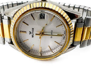 lot 24 image: Ladys Group of 3 Quartz Analog watch. New Battery Installed in all three.