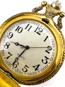 lot 105 image: Grandpa hunter case yellow Quartz Pocket Watch. Working