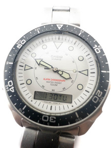 lot 118 image: Mens Casio AMW-320F Chronograph 10 ATM Chronograph Sport stainless DigitalAnalog. New Battery