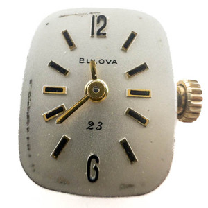 lot 146 image: Group of 5 Bulova ladys mechanical movements and dials.