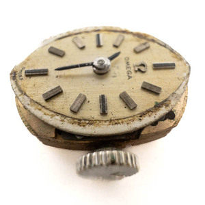lot 147 image: Omega Swiss 17J mechanical cal. 484 movement and dial. Not Working