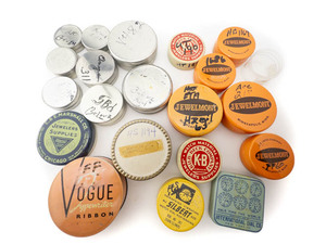 lot 152 image: Assortment of VINTAGE Small watch part tins.