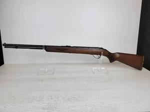 lot 573 image: Savage .22 Rifle, Model Hiawatha 587