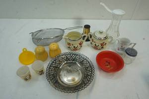 Assorted Kitchen items