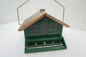 Hanging bird feeder