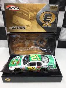 lot 22 image: Action Elite Kevin Harvick #21 Hersheys  Pelon Pelo Rico 124th Scale Die Cast Car