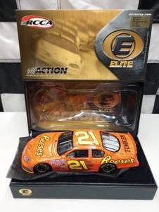 lot 32 image: Action Elite Kevin Harvick #21 Reeses 124th Scale Die Cast Car